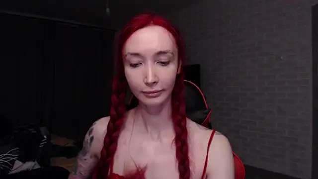 Snapshot of Roxy_Silver chatting on May 23, 1:33 am Roxy Silver online show from May 23, 1:33 am
