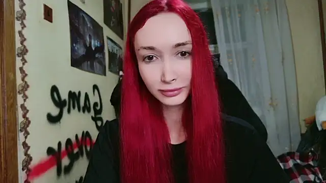 Snapshot of Roxy_Silver chatting on May 28, 9:12 pm Roxy Silver online show from May 28, 9:12 pm