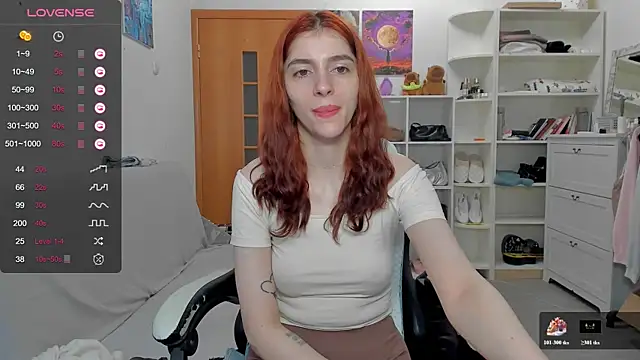 Snapshot of broosnica1 chatting on June 19, 5:56 am broosnica1 online show from June 19, 5:56 am