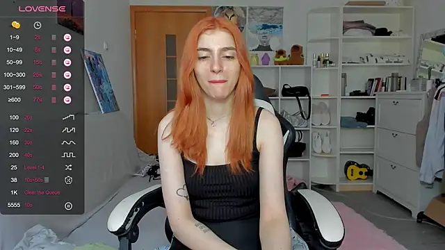 Snapshot of broosnica1 chatting on July 8, 7:24 am broosnica1 online show from July 8, 7:24 am