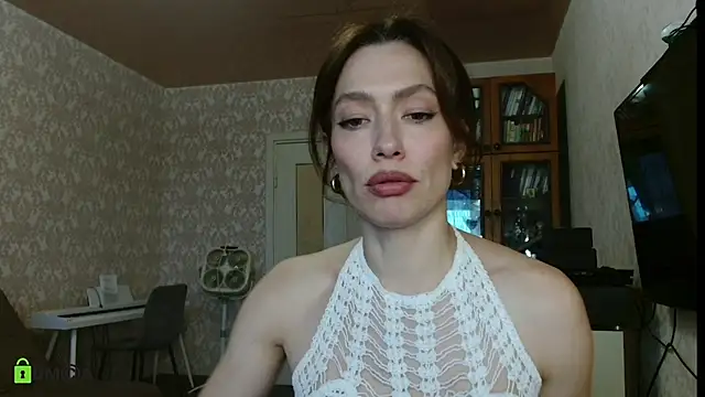 Snapshot of alicia_spicy chatting on August 6, 3:25 pm alicia spicy online show from August 6, 3:25 pm