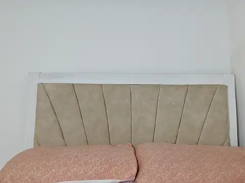 Snapshot of petitechocolate964 chatting on March 22, 4:56 am petitechocolate964 online show from March 22, 4:56 am