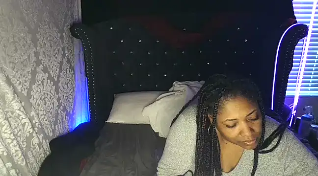 Snapshot of msyvette1970@xh chatting on December 13, 11:50 pm msyvette1970xh online show from December 13, 11:50 pm