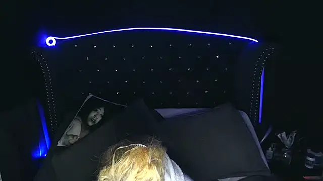 Snapshot of msyvette1970@xh chatting on March 12, 3:51 pm msyvette1970xh online show from March 12, 3:51 pm