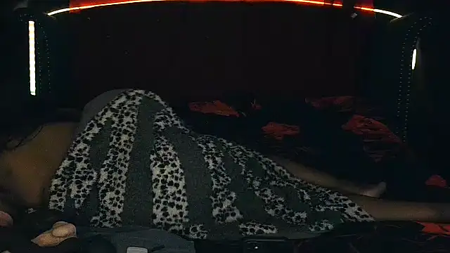 Snapshot of msyvette1970@xh chatting on November 7, 8:25 am msyvette1970xh online show from November 7, 8:25 am