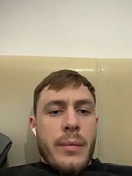 Snapshot of Julian128 chatting on February 23, 9:16 pm Julian128 online show from February 23, 9:16 pm