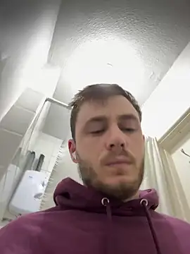 Snapshot of Julian128 chatting on March 12, 7:38 pm Julian128 online show from March 12, 7:38 pm