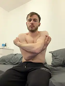 Julian128 online show from March 31, 7:25 pm