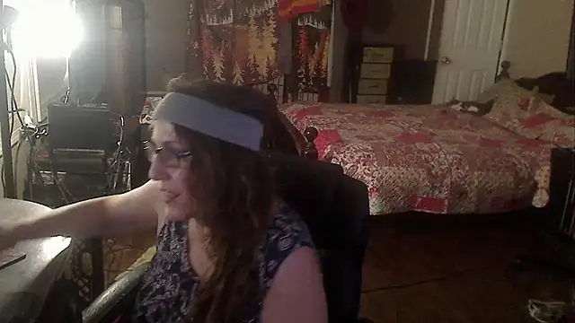 Snapshot of Ireallysquirt chatting on September 17, 11:28 pm Ireallysquirt online show from September 17, 11:28 pm