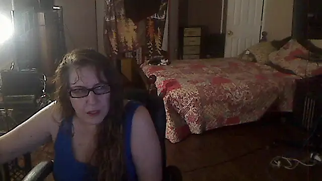Snapshot of Ireallysquirt chatting on September 22, 1:40 am Ireallysquirt online show from September 22, 1:40 am