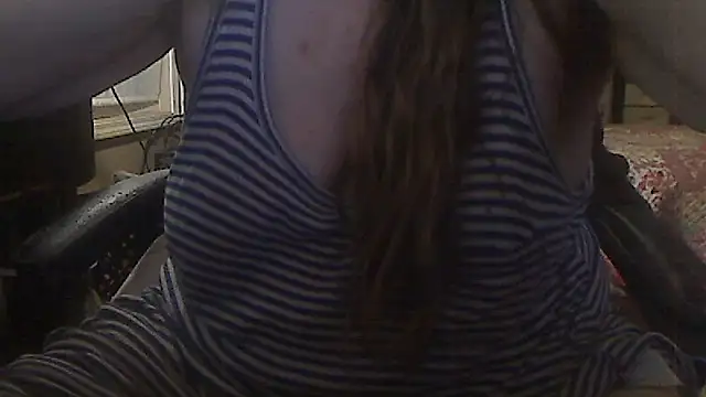 Snapshot of Ireallysquirt chatting on September 24, 12:14 am Ireallysquirt online show from September 24, 12:14 am
