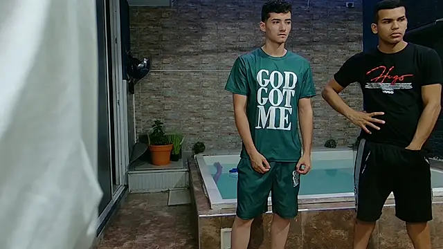 Snapshot of Boysgang_sex chatting on March 11, 11:33 am Boysgang sex online show from March 11, 11:33 am