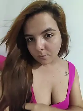 Snapshot of Bruninha_Hot10 chatting on July 5, 11:23 pm Bruninha Hot10 online show from July 5, 11:23 pm