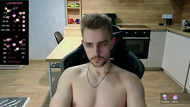 Snapshot of Larstar01 chatting on January 19, 7:26 pm Larstar01 online show from January 19, 7:26 pm