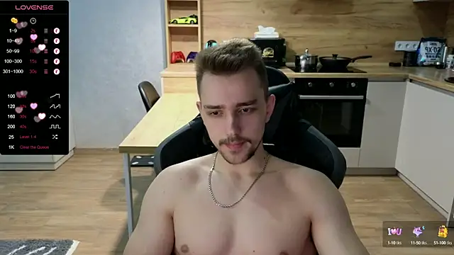 Snapshot of Larstar01 chatting on January 21, 6:33 am Larstar01 online show from January 21, 6:33 am