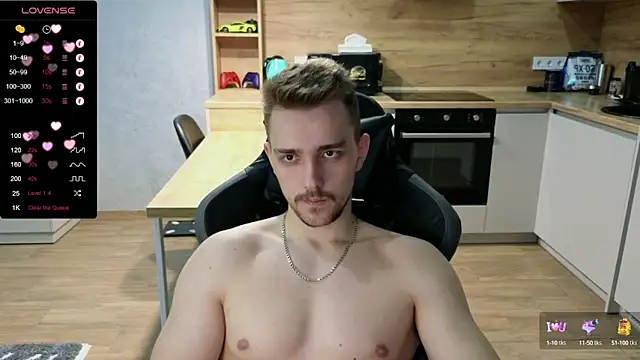 Snapshot of Larstar01 chatting on January 21, 12:39 pm Larstar01 online show from January 21, 12:39 pm