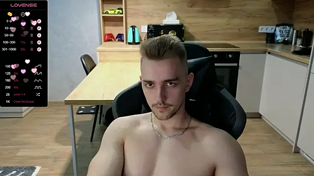 Snapshot of Larstar01 chatting on January 24, 1:57 pm Larstar01 online show from January 24, 1:57 pm