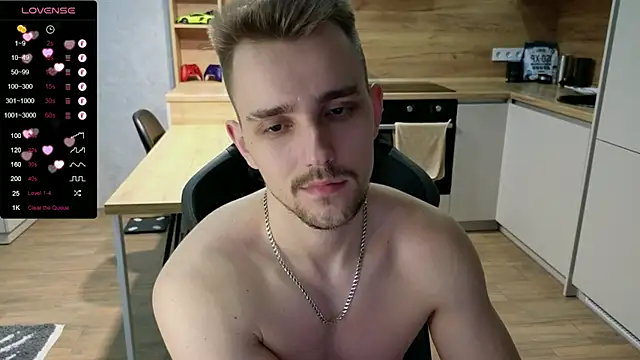 Snapshot of Larstar01 chatting on February 3, 1:30 am Larstar01 online show from February 3, 1:30 am