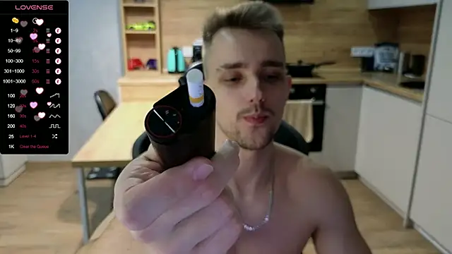 Snapshot of Larstar01 chatting on February 8, 11:45 pm Larstar01 online show from February 8, 11:45 pm