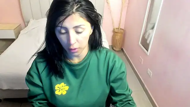 Snapshot of tiffani__love chatting on January 15, 1:31 pm tiffani love online show from January 15, 1:31 pm