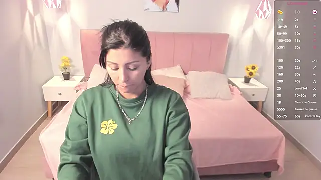 Snapshot of tiffani__love chatting on March 17, 1:39 pm tiffani love online show from March 17, 1:39 pm