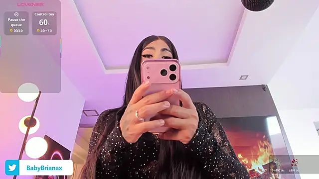 Snapshot of babybriexxx chatting on April 11, 5:28 pm babybriexxx online show from April 11, 5:28 pm