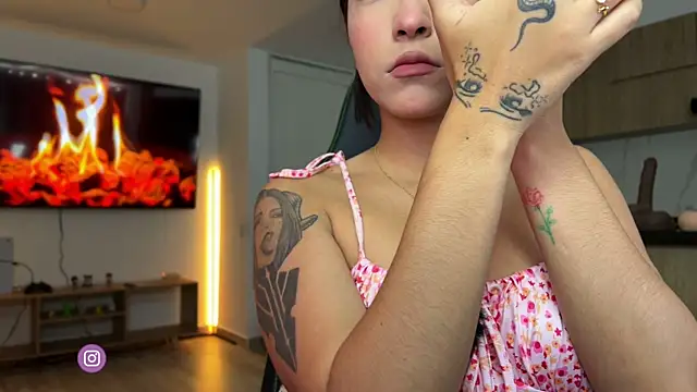 Snapshot of MarianaBranzz chatting on May 8, 2:00 pm MarianaBranzz online show from May 8, 2:00 pm