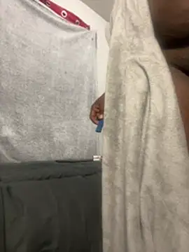 Snapshot of bigdick5157 chatting on February 25, 1:21 pm bigdick5157 online show from February 25, 1:21 pm