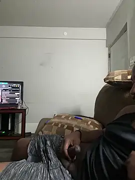 Snapshot of bigdick5157 chatting on February 28, 10:22 pm bigdick5157 online show from February 28, 10:22 pm