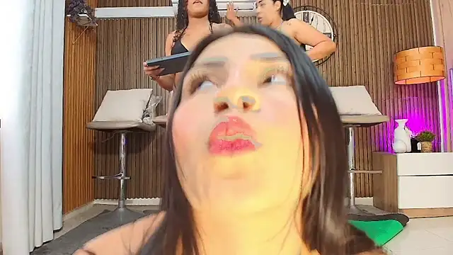 Snapshot of canelasquirt chatting on February 25, 6:39 pm canelasquirt online show from February 25, 6:39 pm