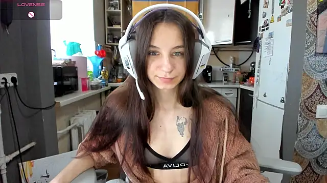 Snapshot of _Nika_Kik chatting on April 24, 8:06 am Nika Kik online show from April 24, 8:06 am