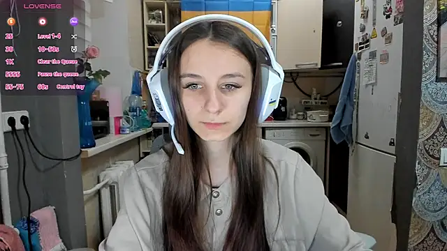 Snapshot of _Nika_Kik chatting on May 4, 6:37 pm Nika Kik online show from May 4, 6:37 pm