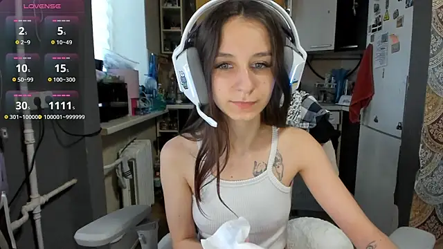 Snapshot of _Nika_Kik chatting on May 14, 3:41 pm Nika Kik online show from May 14, 3:41 pm