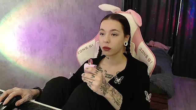 Snapshot of naughty_dakota chatting on February 2, 12:37 pm naughty dakota online show from February 2, 12:37 pm