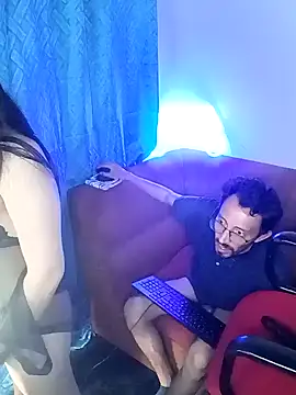 Caroll Luna online show from December 5, 3:48 am