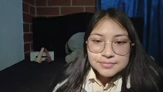 Caroll Luna online show from March 22, 4:45 am