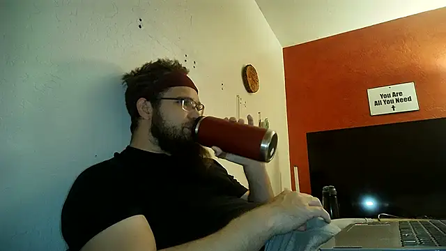 Snapshot of dikdowndaddy chatting on December 23, 6:11 am dikdowndaddy online show from December 23, 6:11 am