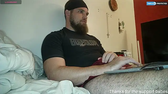 Snapshot of dikdowndaddy chatting on November 10, 8:52 pm dikdowndaddy online show from November 10, 8:52 pm