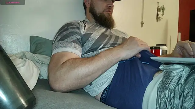 Snapshot of dikdowndaddy chatting on January 19, 10:19 am dikdowndaddy online show from January 19, 10:19 am