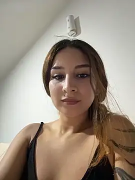 Snapshot of Mon_Cherry chatting on March 25, 12:38 am Mon Cherry online show from March 25, 12:38 am