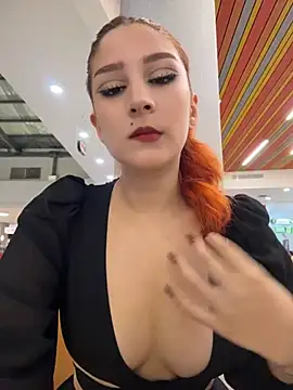 Snapshot of Mon_Cherry chatting on May 31, 1:47 am Mon Cherry online show from May 31, 1:47 am