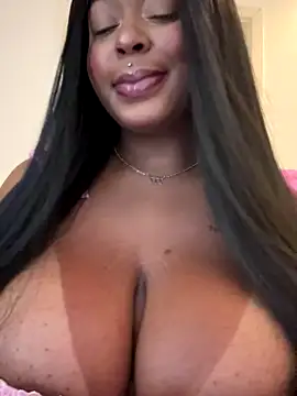 latinababyy online show from October 31, 4:52 pm