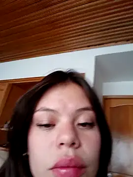 Snapshot of Violeta_12- chatting on May 15, 8:27 pm Violeta 12- online show from May 15, 8:27 pm