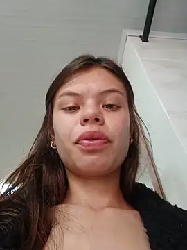 Snapshot of Violeta_12- chatting on May 30, 4:15 pm Violeta 12- online show from May 30, 4:15 pm
