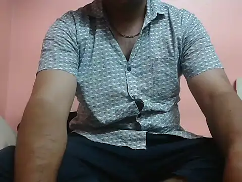 Snapshot of naughtymike0007 chatting on May 10, 4:01 pm naughtymike0007 online show from May 10, 4:01 pm