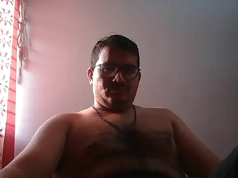 Snapshot of naughtymike0007 chatting on May 13, 11:51 am naughtymike0007 online show from May 13, 11:51 am