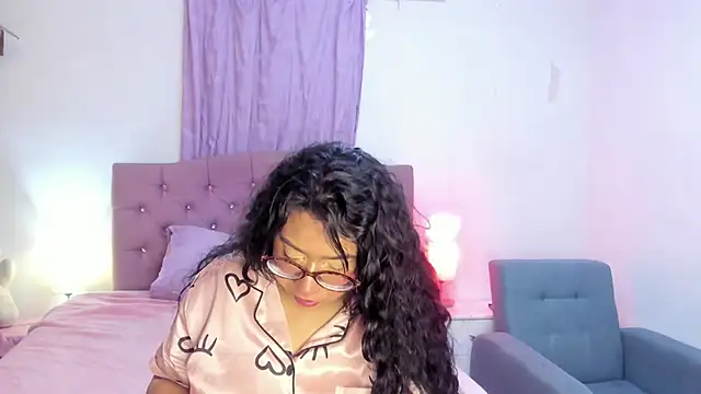 Latinabombsheell online show from March 18, 6:22 pm