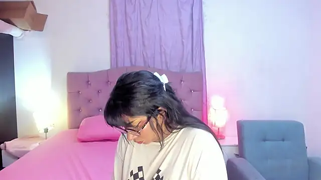 Latinabombsheell online show from April 9, 6:41 am