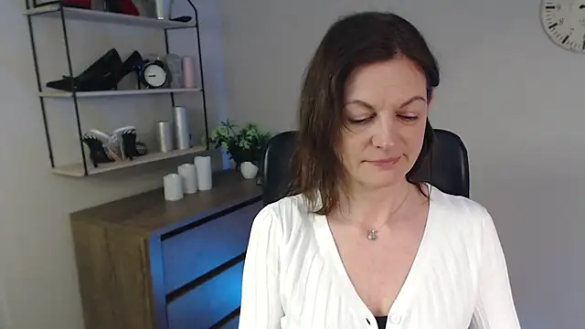 VivianWILD online show from February 25, 7:20 am