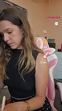 Snapshot of lucie_mehott chatting on May 28, 7:49 am lucie mehott online show from May 28, 7:49 am